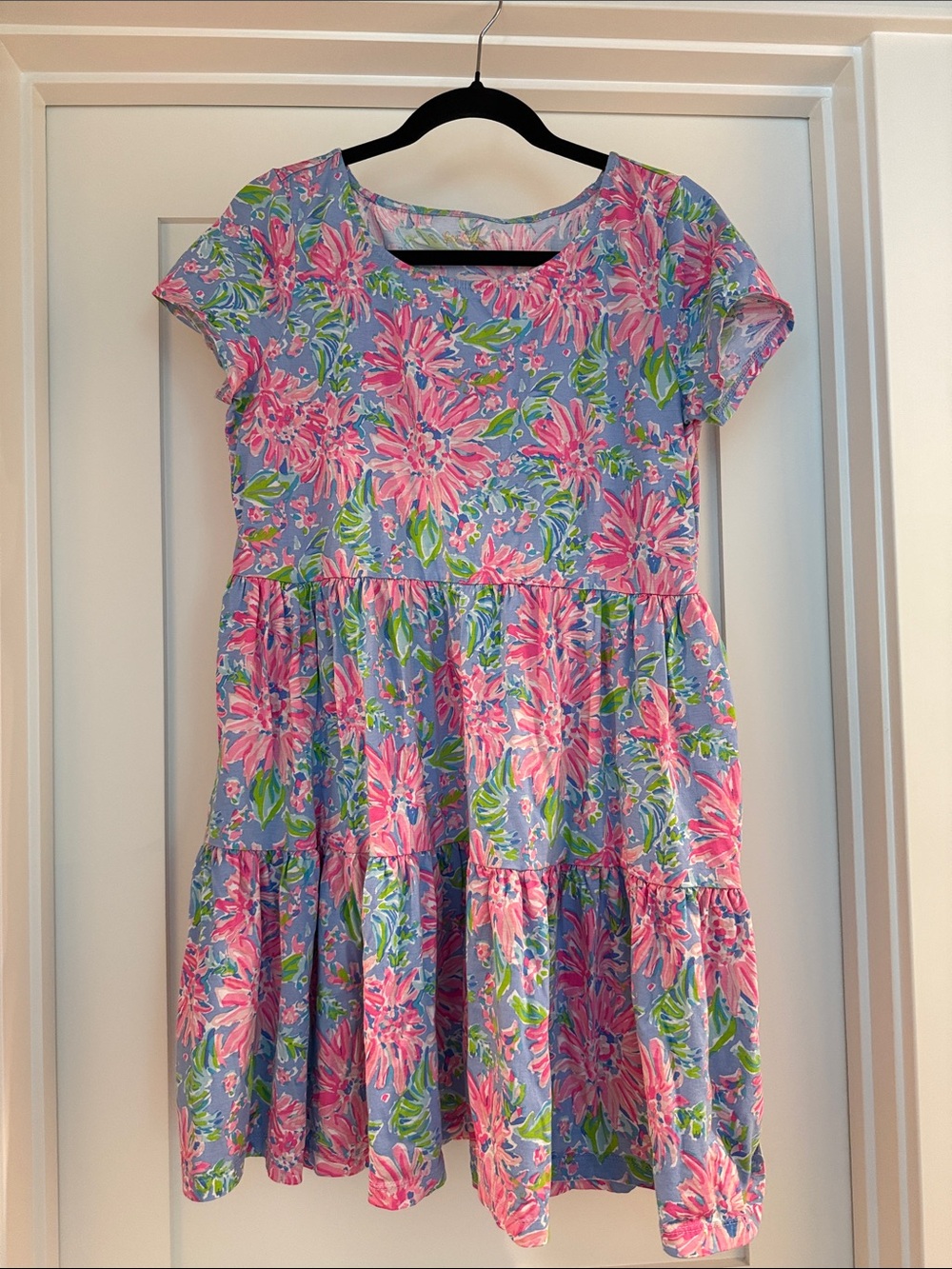 Lilly Pulitzer Pink Floral Tiered Casual Dress on Blue